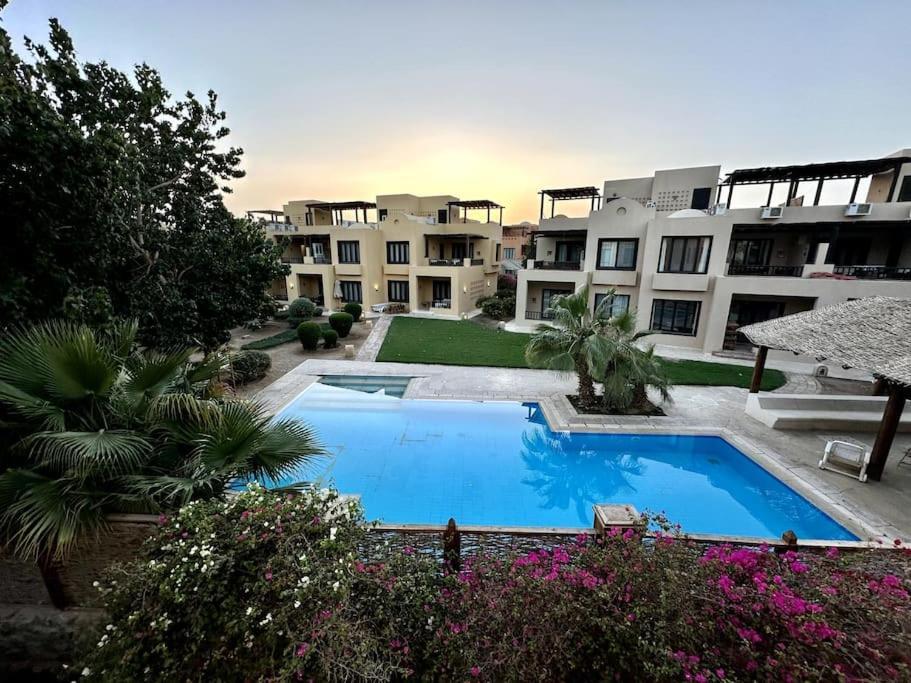 2 Bedroom Condo, With Pool, And Beach & Lagoon Access ฮูร์กาดา ภายนอก รูปภาพ